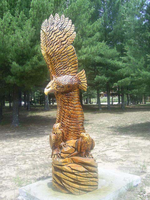 Large Eagle Vertical